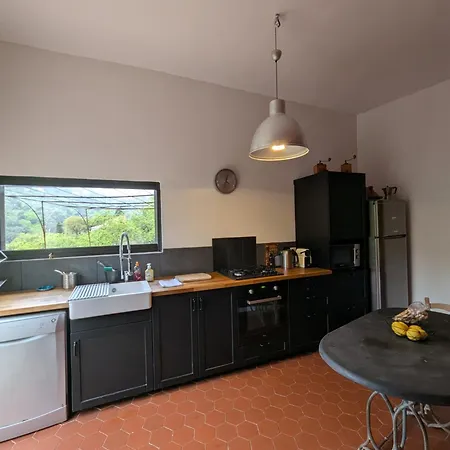 Maison De Famille Entre Mer&collines - Charme, Citronniers Et Tranquillité - Accès Marche Et Sentier 3 Min Menton